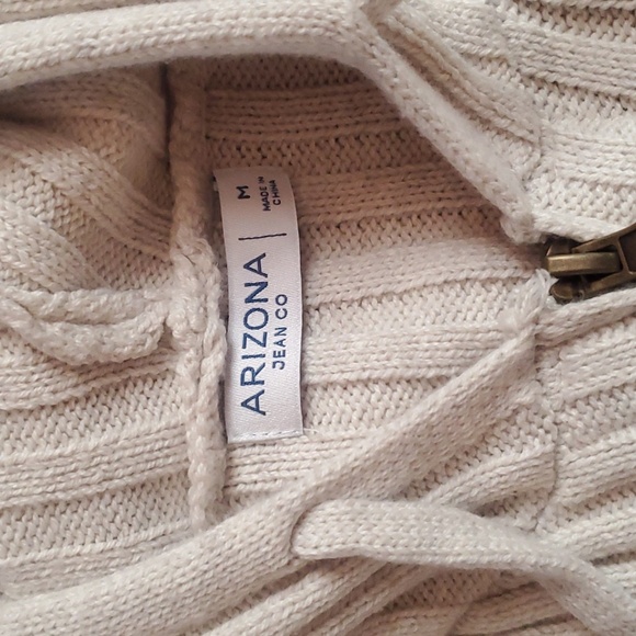 Long sleeve zip up hood - Picture 2 of 3